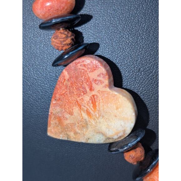 Vintage Apple Sponge Coral Heart Bead Netsuke Man Beating Drum Pendant Necklace - Picture 7 of 14